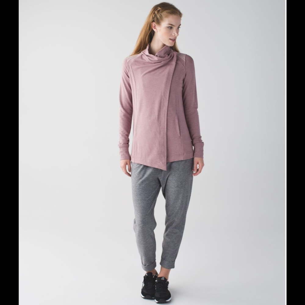 Lululemon Coast Wrap in Heathered Mod Chalky Rose